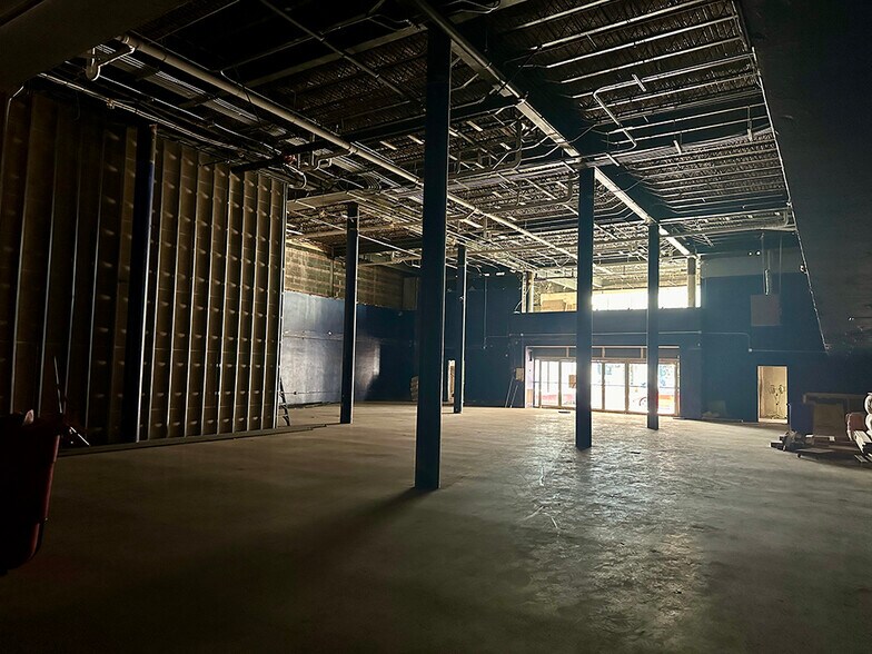 More Photos Of 309 E Main St, Johnson City Office For Sale