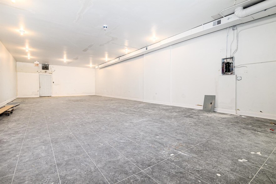More Photos Of 4134-4136 W North Ave, Chicago Storefront Retail Residential For Lease