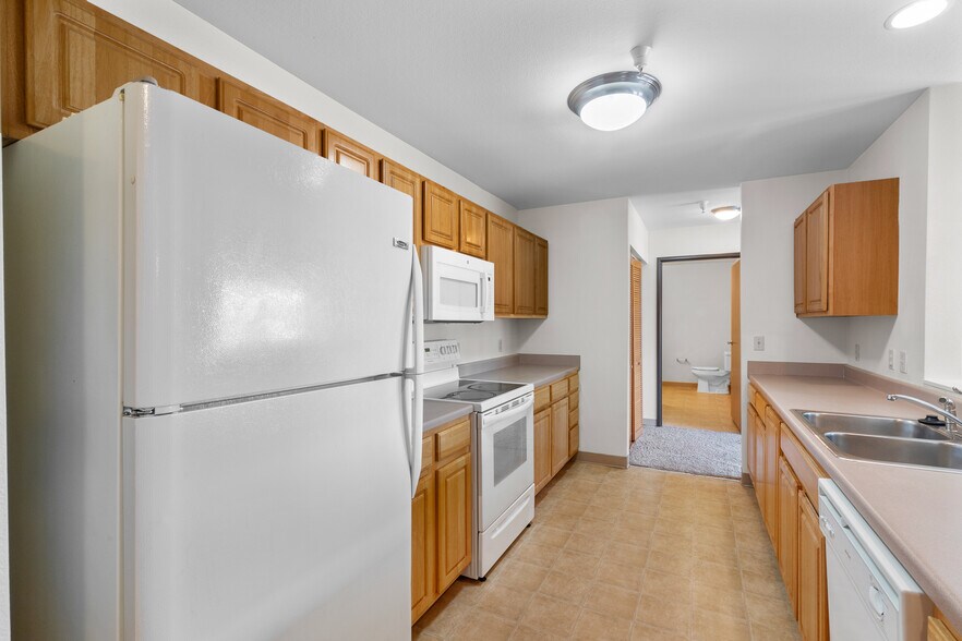 More Photos Of 1120 E Parkway Ave, Oshkosh Multifamily For Sale