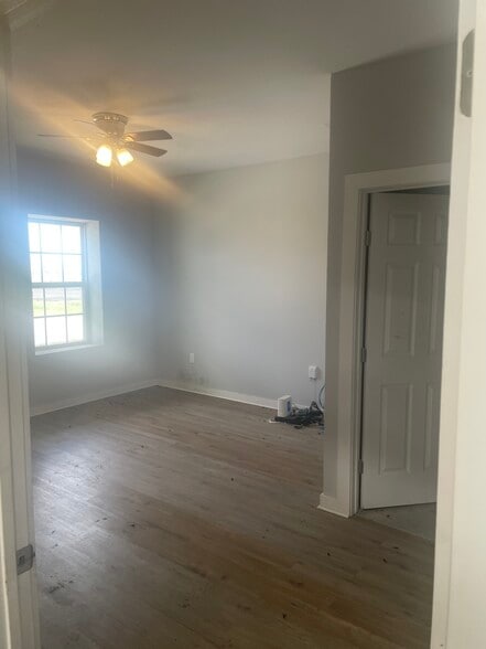 More Photos Of 1031 Sales Dr, Waxahachie Industrial For Lease