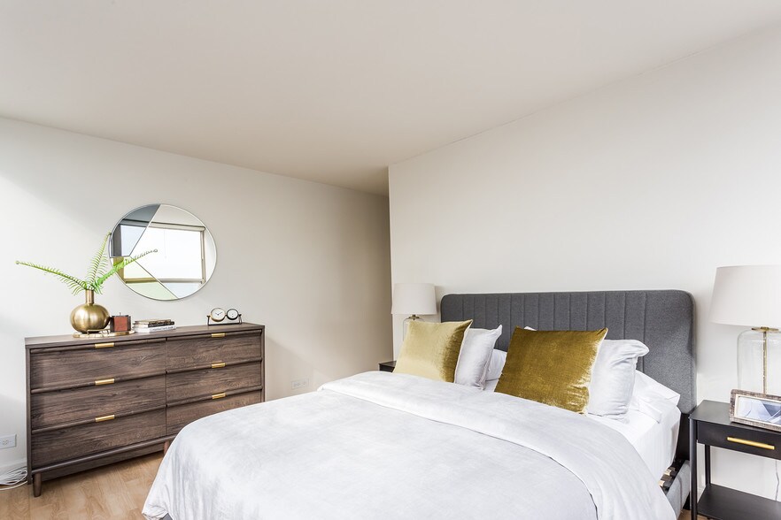 More Photos Of 2111 S Michigan Ave, Chicago Apartments For Lease