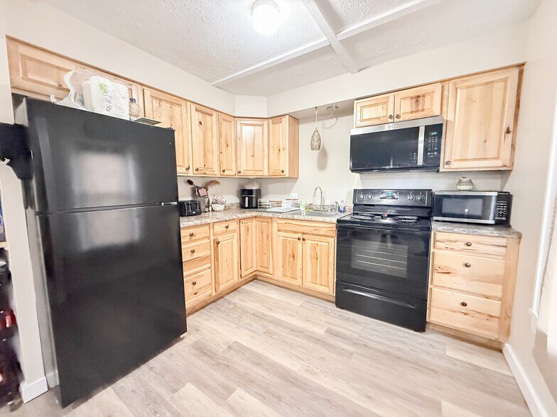 More Photos Of 1990 Ridge Rd, Ontario Storefront Retail Residential For Sale