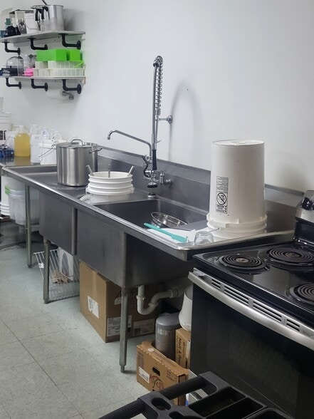 More Photos Of 108 Tarboro St W, Wilson General Retail For Sale