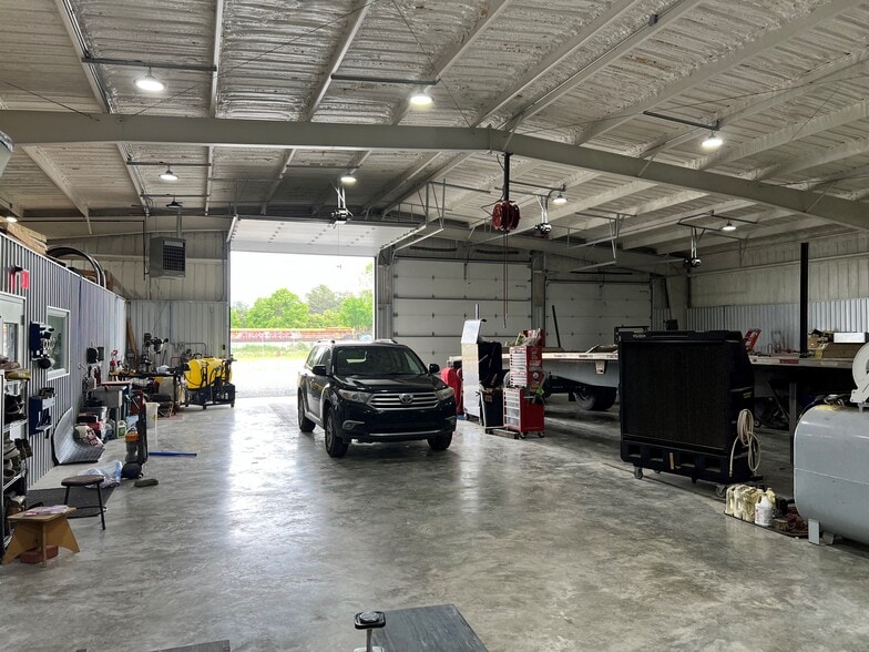 More Photos Of 4360 State Highway 77, Marion Warehouse For Lease