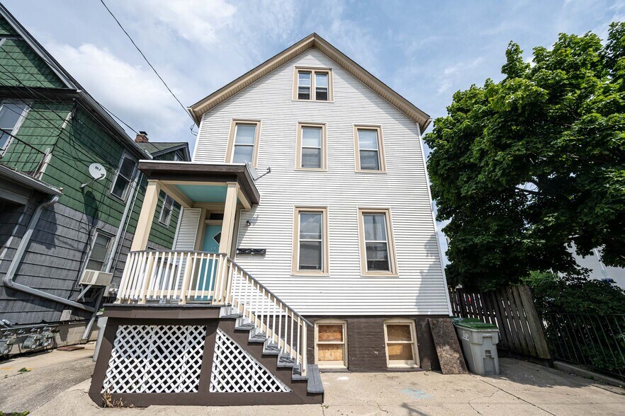 More Photos Of , Milwaukee Multifamily For Sale