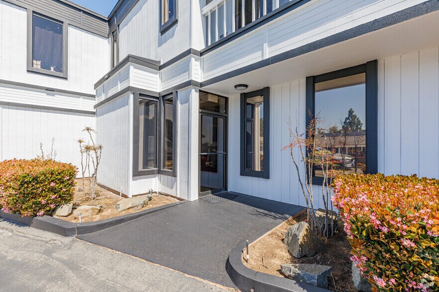 More Photos Of 1241 Carlsbad Village Dr, Carlsbad Medical For Sale