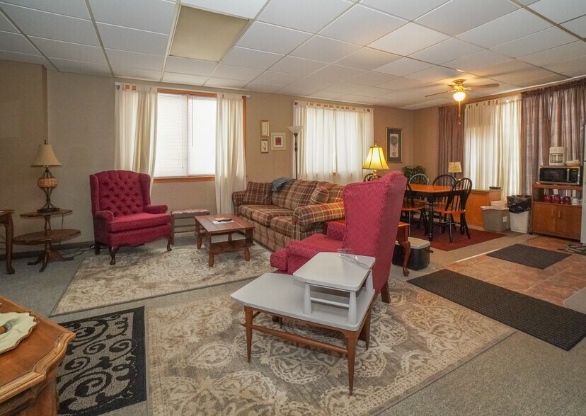 More Photos Of 314 Chippewa St, Ontonagon Hotel For Sale