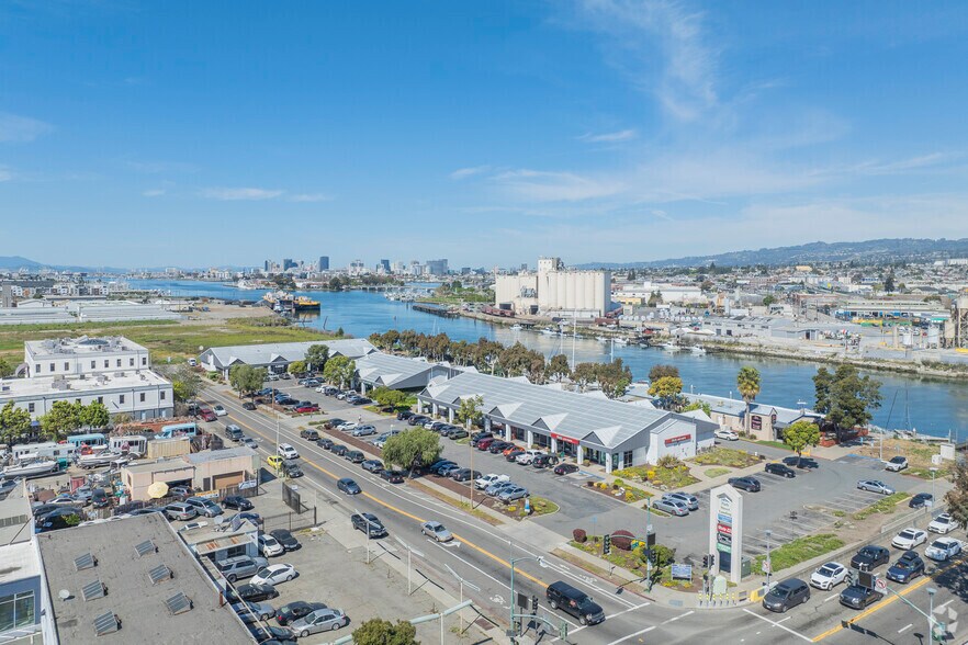 More Photos Of 2327 Blanding Ave, Alameda General Retail For Lease