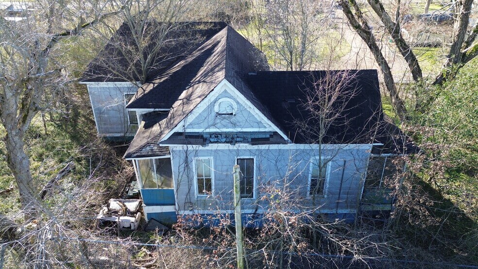 More Photos Of 203 Vicksburg St, Edwards Flex For Sale