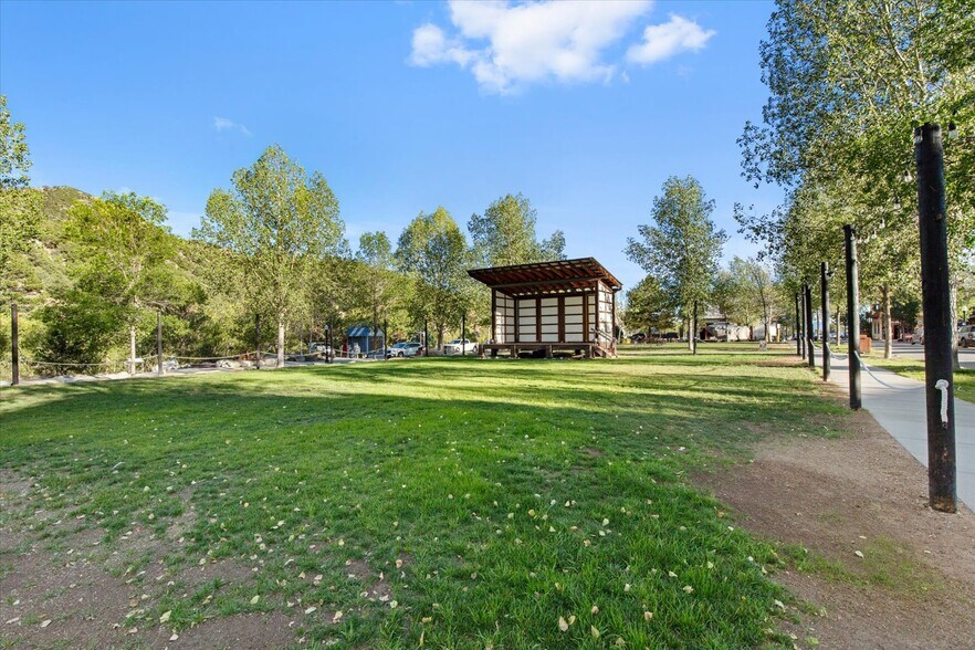 More Photos Of 902 S Main St, Buena Vista Storefront Retail Residential For Sale