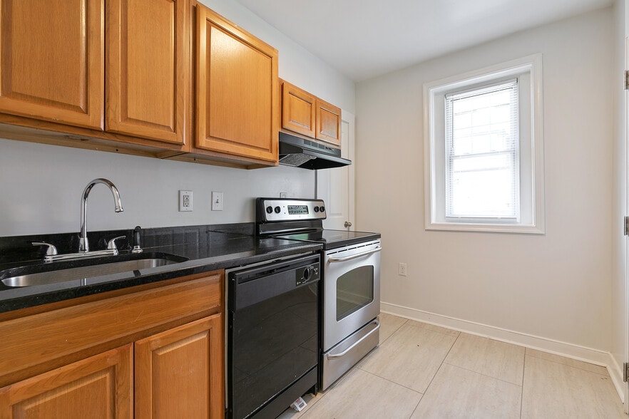 More Photos Of 2400 Barton Ave, Richmond Apartments For Sale