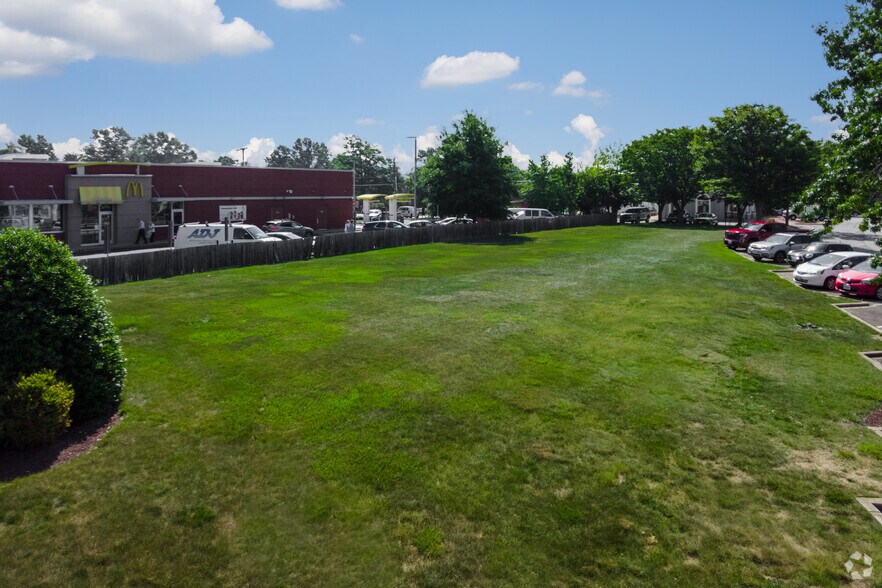 More Photos Of 8737 Richmond Hwy, Alexandria Land For Lease