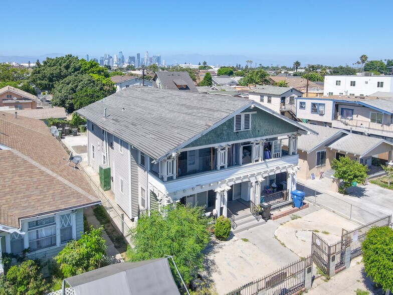 More Photos Of 239 W 43rd St, Los Angeles Apartments For Sale