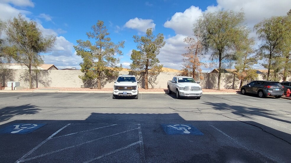 More Photos Of 220 E Horizon Dr, Henderson Medical For Lease