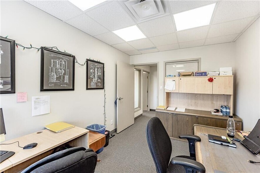 More Photos Of 2904 South Sheridan Way, Oakville Medical For Lease