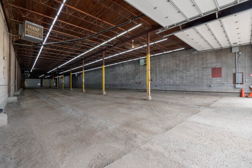 More Photos Of 8030 Golosky Av, Fort McMurray Truck Terminal For Lease