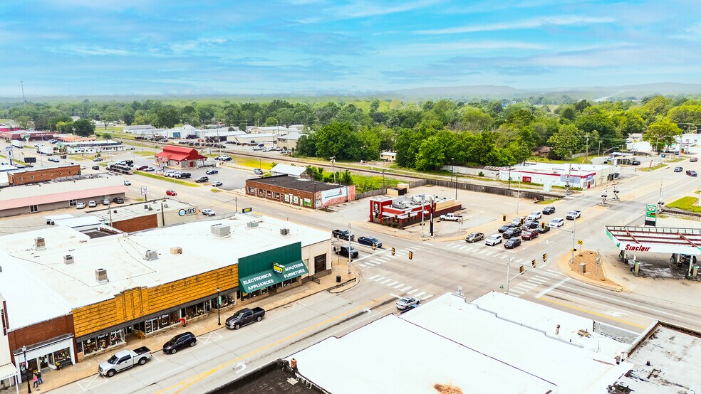 More Photos Of 104 E Graham Ave, Pryor General Retail For Sale