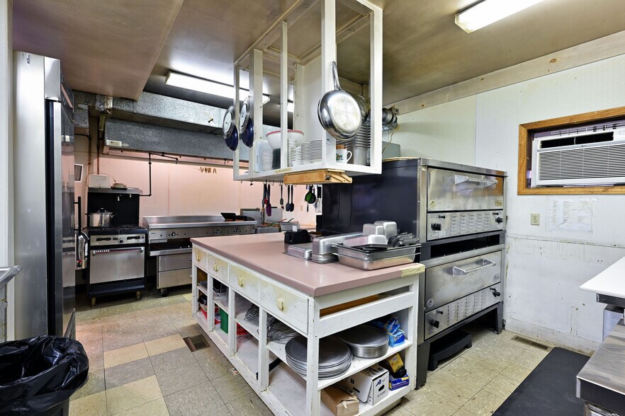 More Photos Of 23694 Clam Lake Rd, Clam Lake Restaurant For Sale