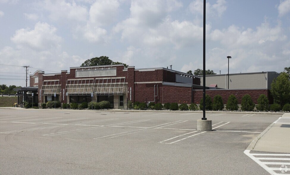 More Photos Of 10 Shops At 5 Way, Plymouth Restaurant For Lease