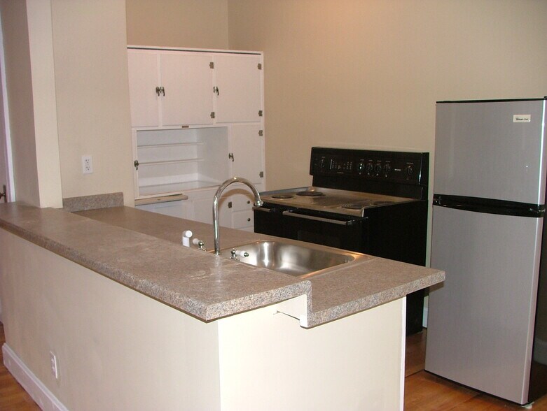 More Photos Of 317 E 38th St, Indianapolis Apartments For Sale