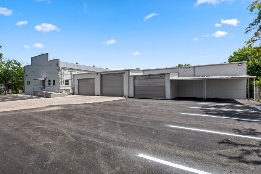 More Photos Of 730 Perez St, San Antonio Manufacturing For Sale