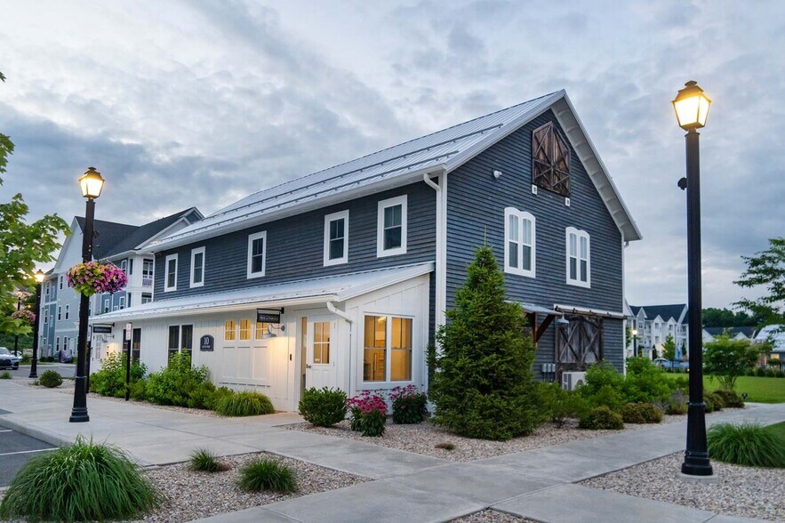 More Photos Of 949 Dutchess Tpke, Poughkeepsie Freestanding For Lease