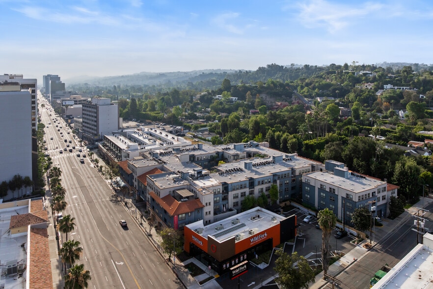 More Photos Of 16350 Ventura, Encino Apartments For Lease