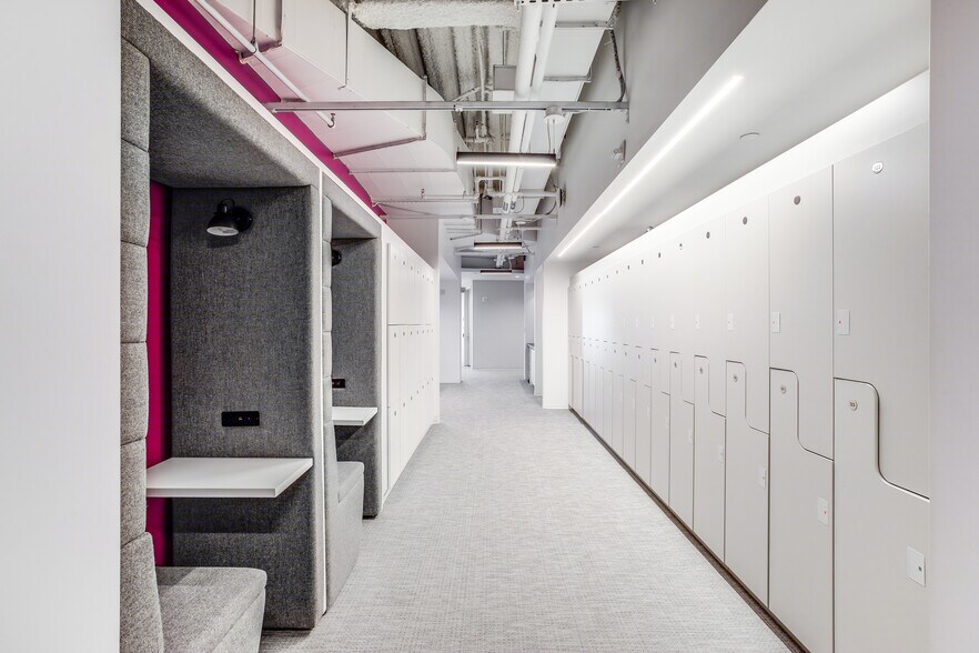 More Photos Of 4 World Trade Center, New York Office For Lease
