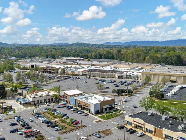 More Photos Of 15-40 Peaks Center Ln, Asheville General Retail For Sale