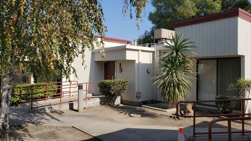 More Photos Of 1240 W Robinhood Dr, Stockton Medical For Lease