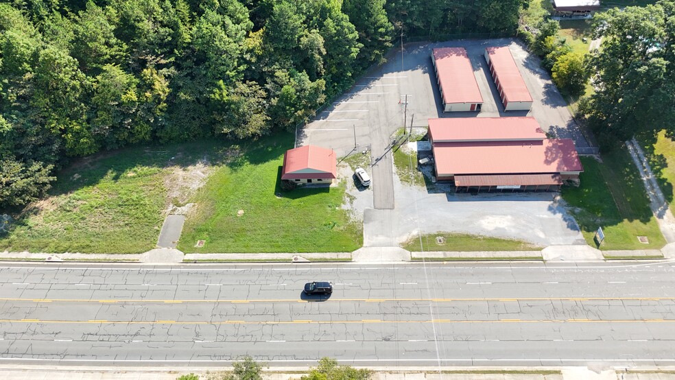 Primary Photo Of 907 S Main St, La Fayette Showroom For Sale