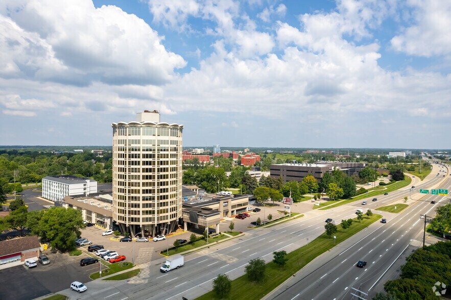 More Photos Of 26555 Telegraph Rd, Southfield Hotel For Sale
