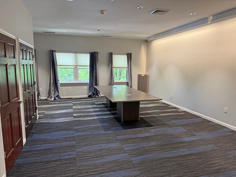 More Photos Of 4200 Evergreen Ln, Annandale Medical For Sale