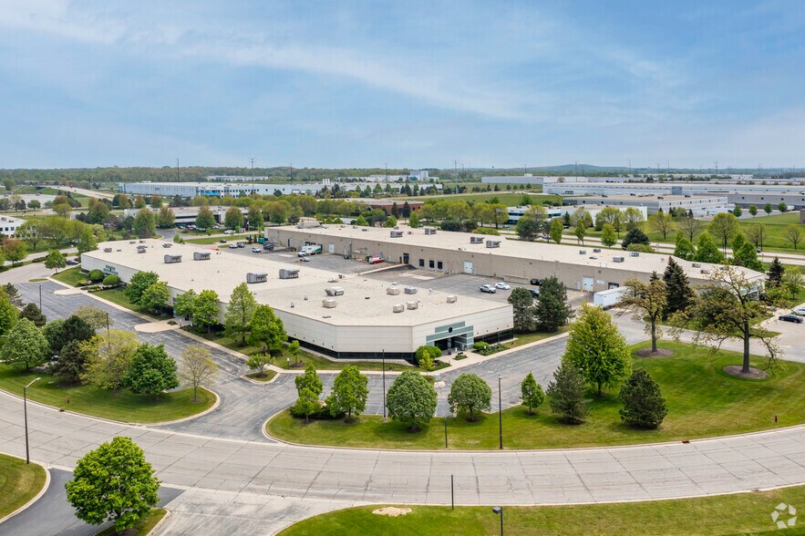 More Photos Of 8401 W 102nd St, Pleasant Prairie Office For Lease