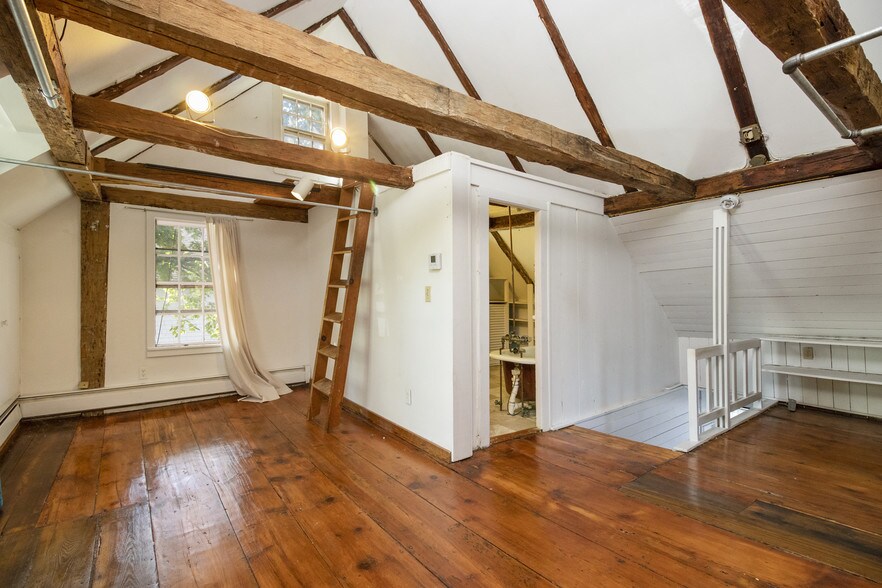 More Photos Of 91 Wall St, Madison Office For Lease