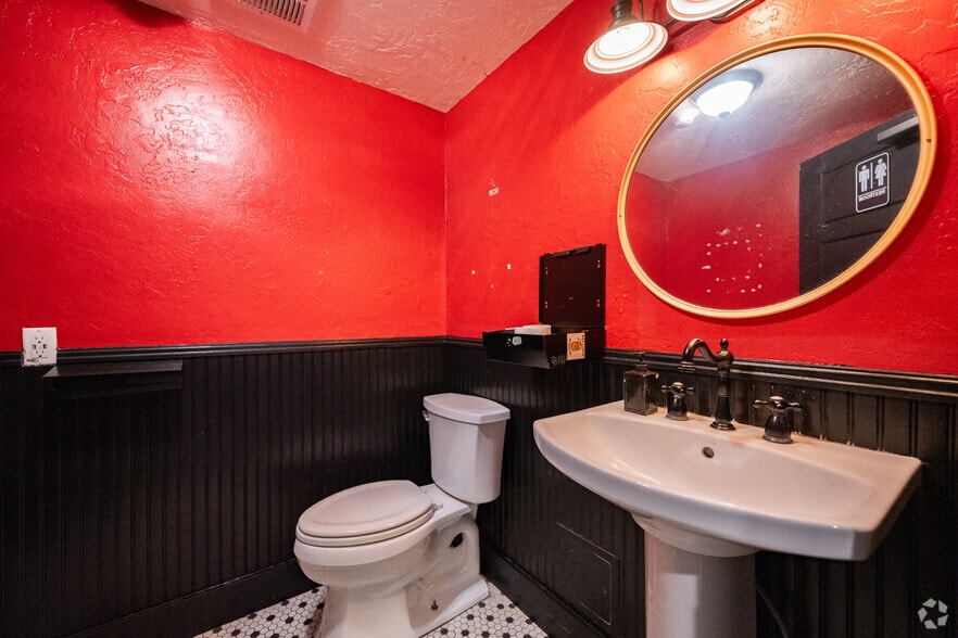 More Photos Of 6957 Sebastopol Ave, Sebastopol Restaurant For Sale