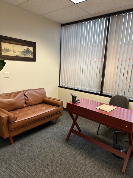 More Photos Of 12 E Rowan Ave, Spokane Medical For Lease