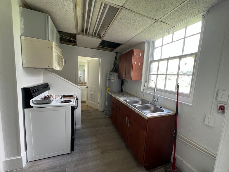 More Photos Of 327 N Royal Ave, Front Royal Freestanding For Sale