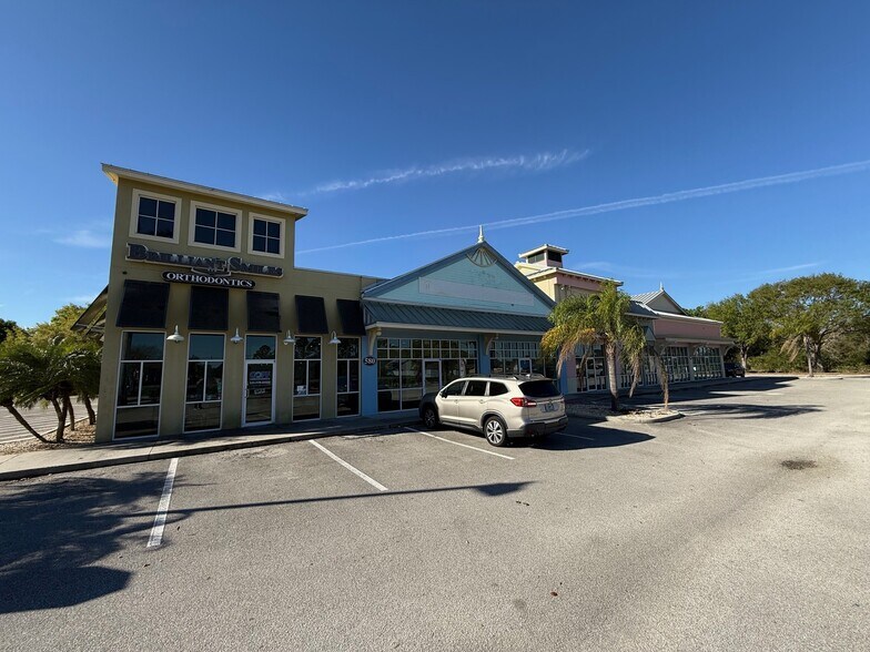 Primary Photo Of 580 Malabar Rd SE, Palm Bay Unknown For Lease