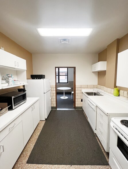 More Photos Of 1601 Marys Ave, Sharpsburg Office For Lease