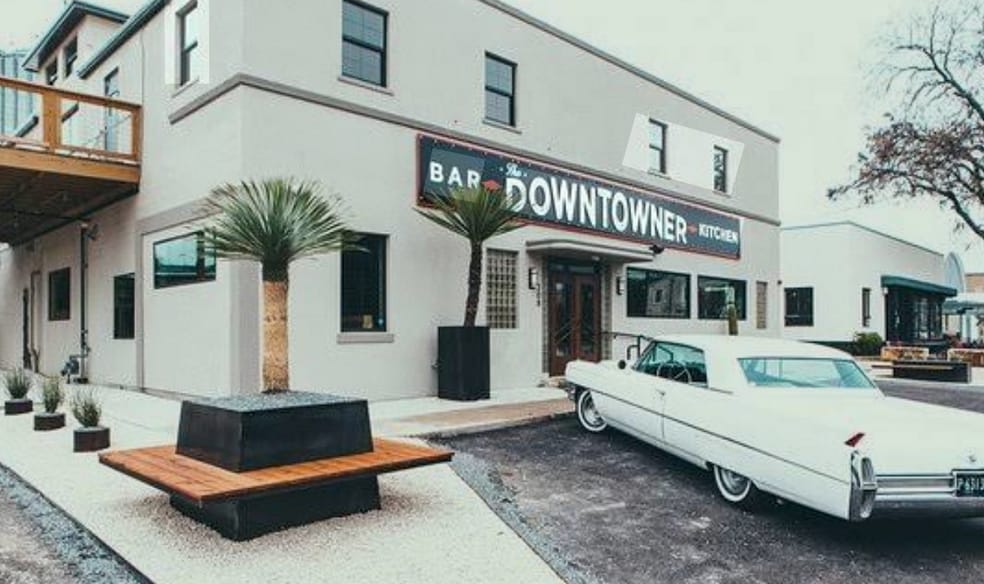 Primary Photo Of 208 S Castell Ave, New Braunfels Restaurant For Lease