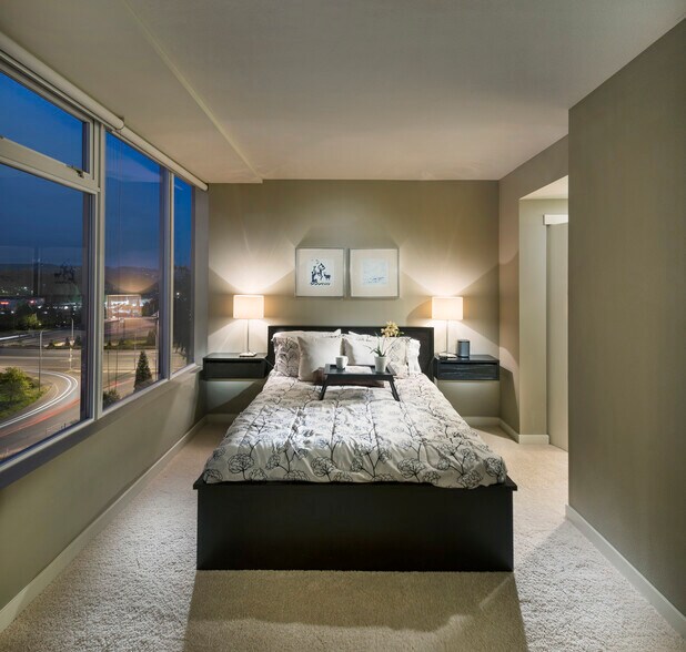 More Photos Of 989 112th Ave NE, Bellevue Apartments For Lease