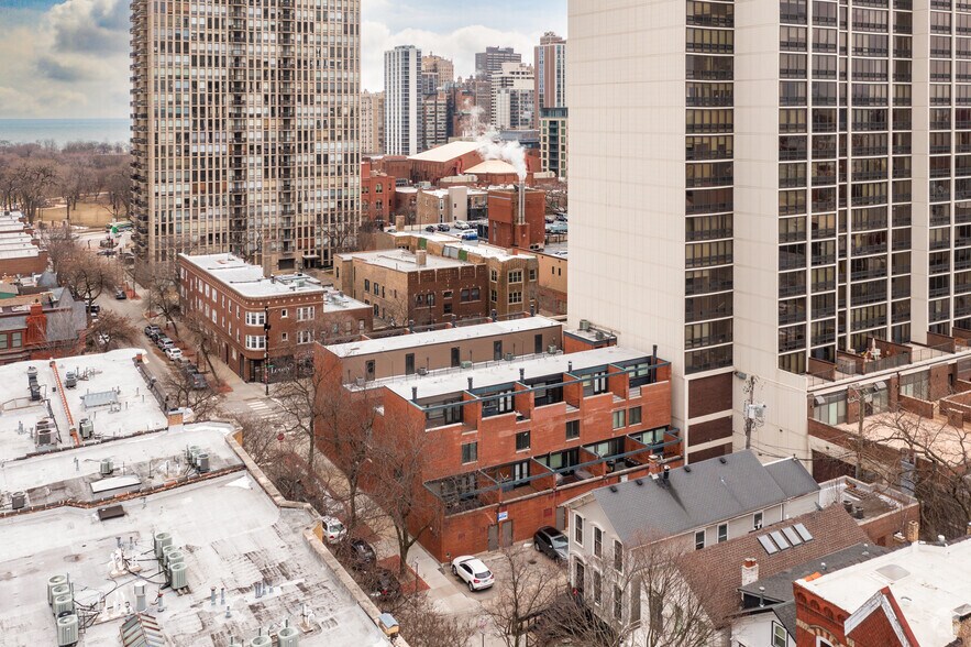 More Photos Of 1650-1660 N Wells St, Chicago General Retail For Sale