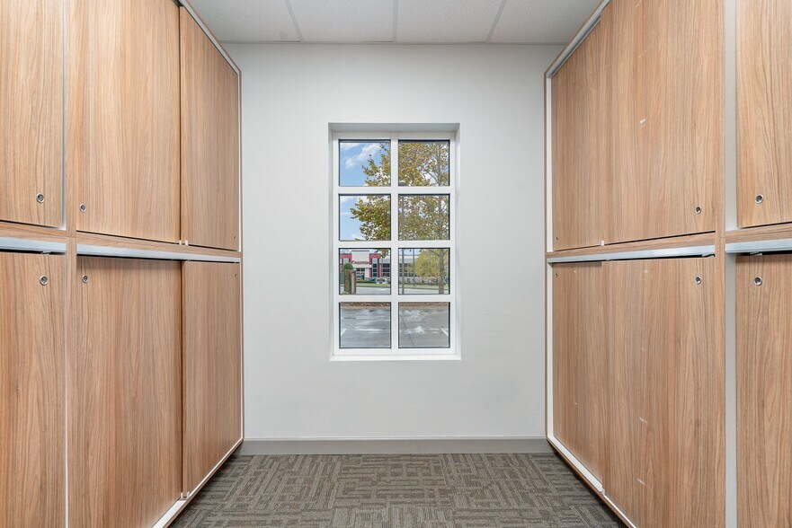 More Photos Of 1001 Merylinger Ct, Franklin Medical For Lease