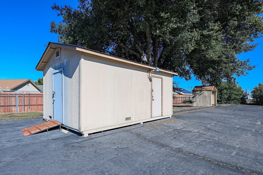 More Photos Of 971 E Broadway Ave, Atwater Office For Lease