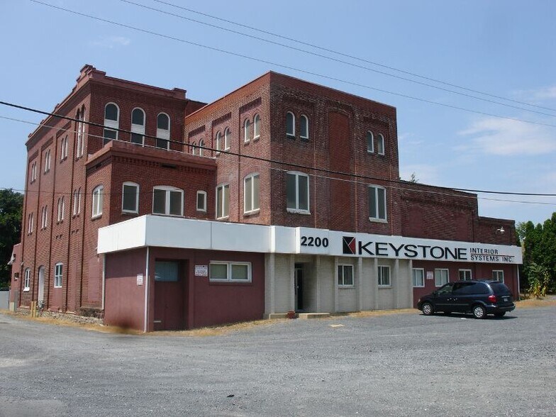 Primary Photo Of 2200 N 11th St, Reading Flex For Sale