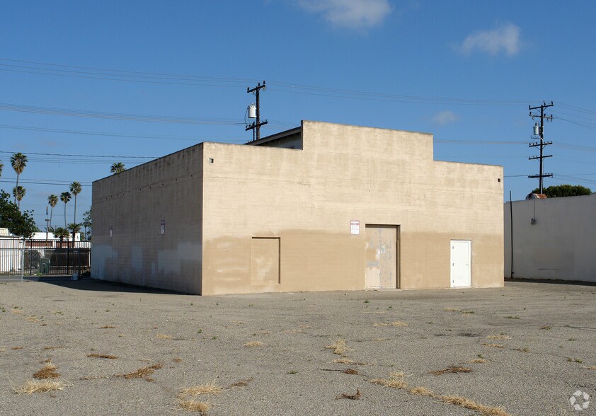 Primary Photo Of 844 S A St, Oxnard Light Distribution For Sale
