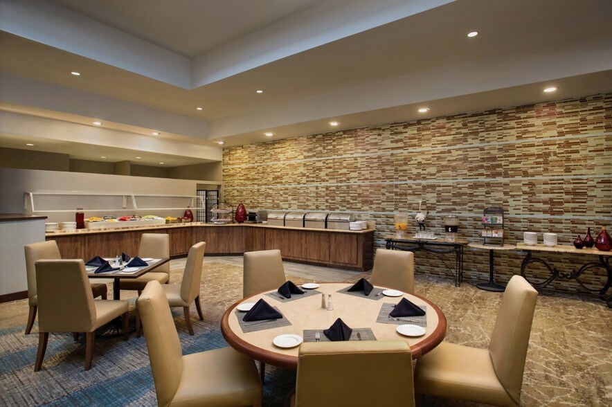 More Photos Of 601 S Palos Verdes St, San Pedro Hotel For Sale