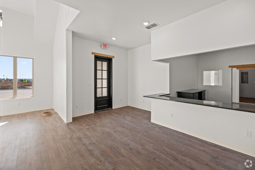 More Photos Of 3204 140th St, Lubbock Medical For Sale