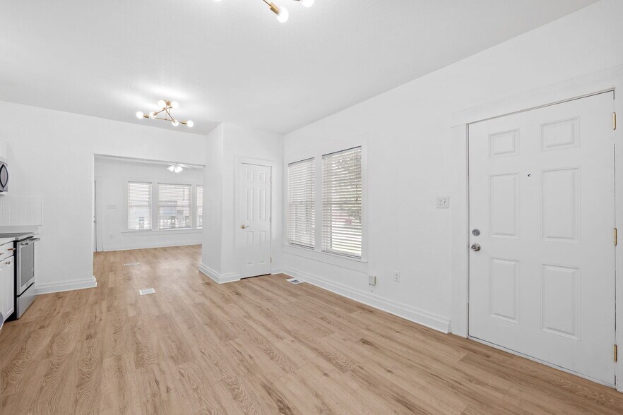 More Photos Of 603 E Grayson St, San Antonio Apartments For Sale